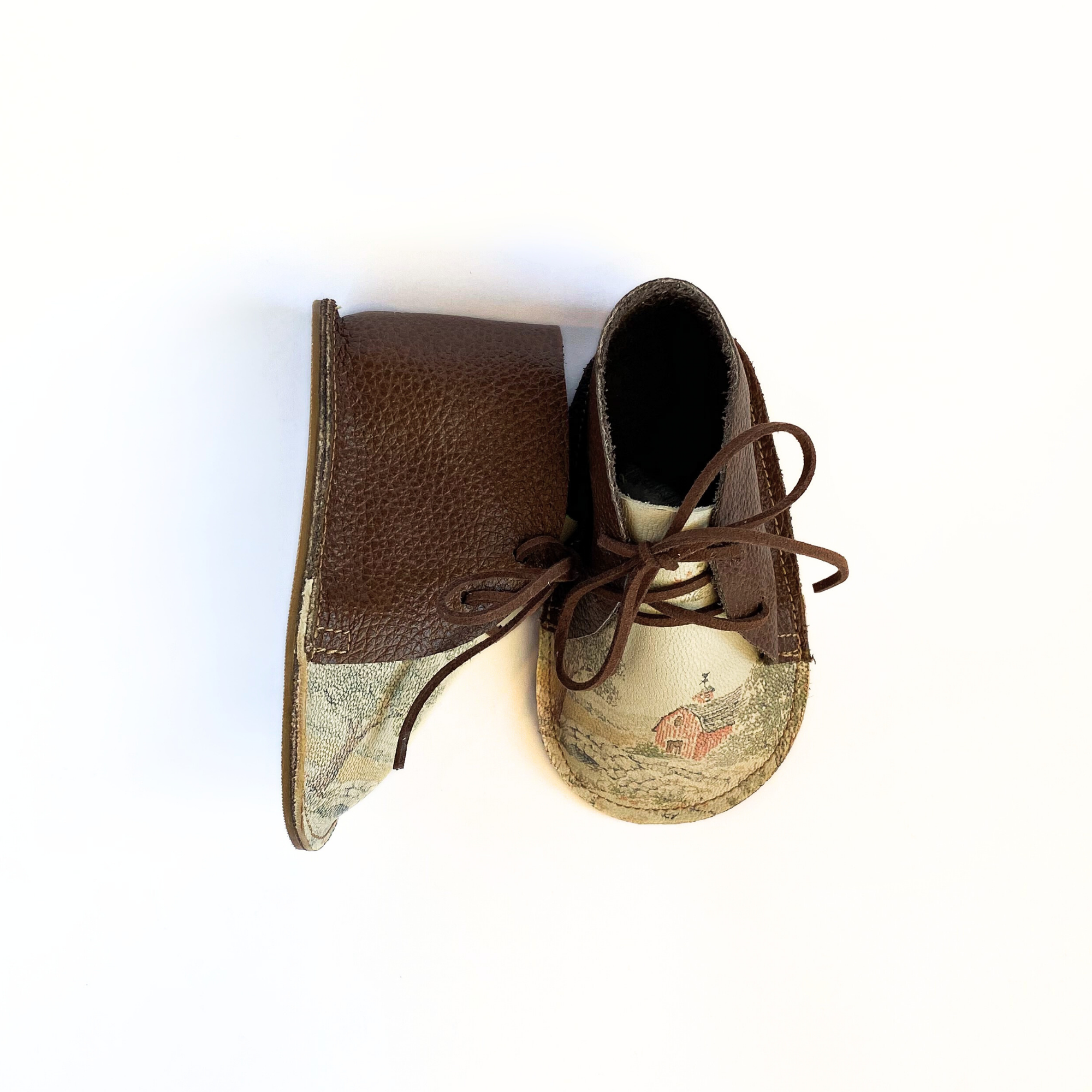 Wander Boot - Barn Landscape