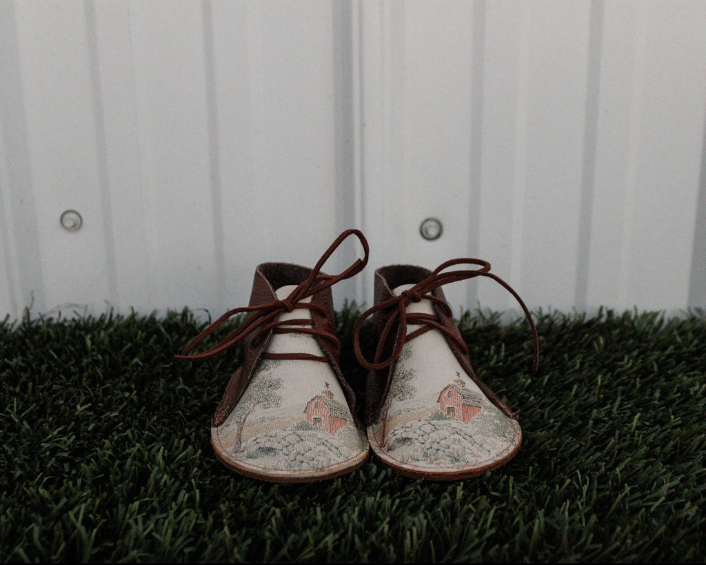Wander Boot - Barn Landscape