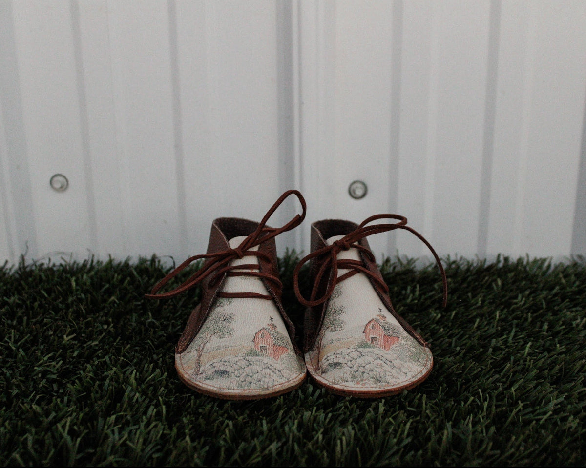 Wander Boot - Barn Landscape