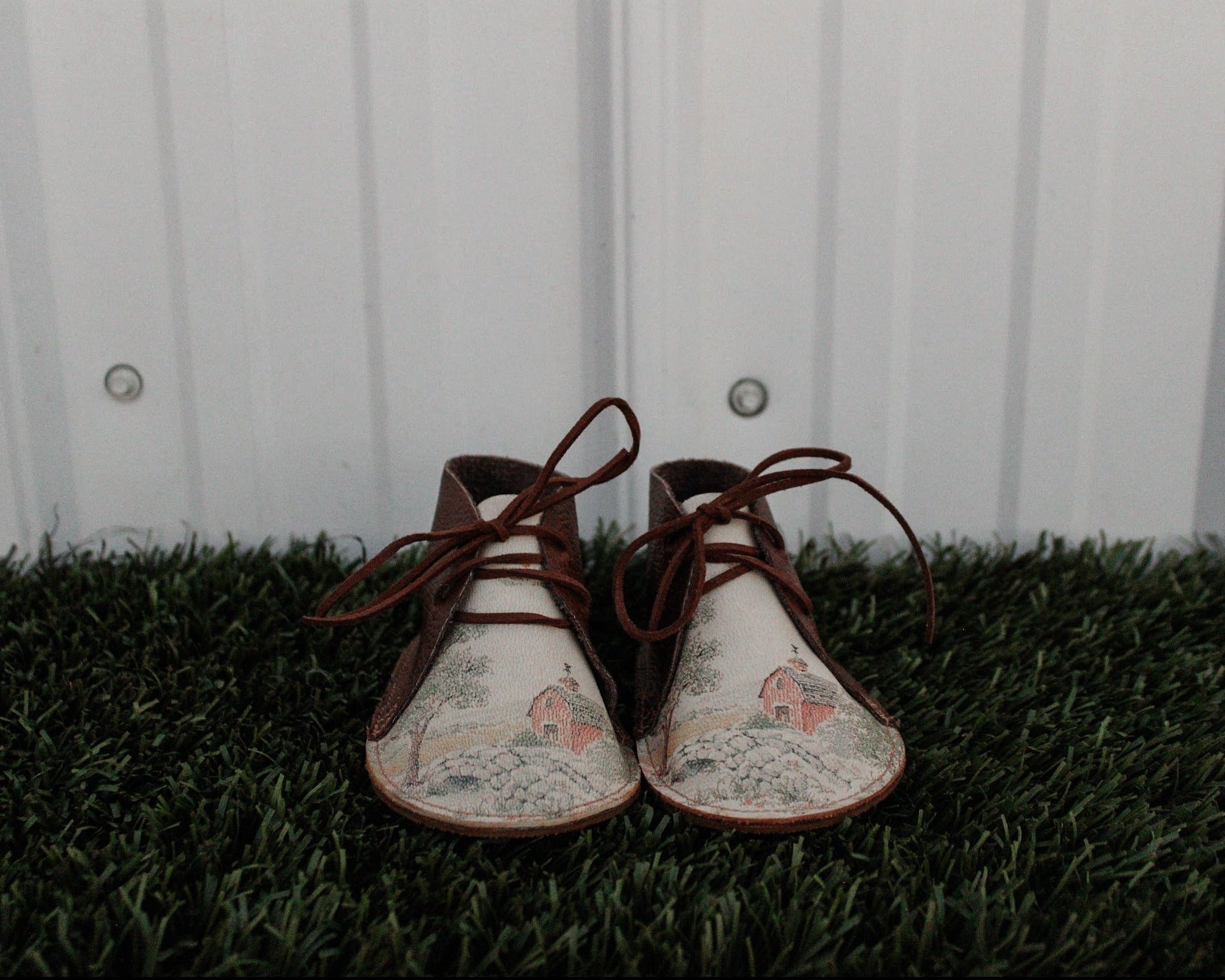 Wander Boot - Barn Landscape