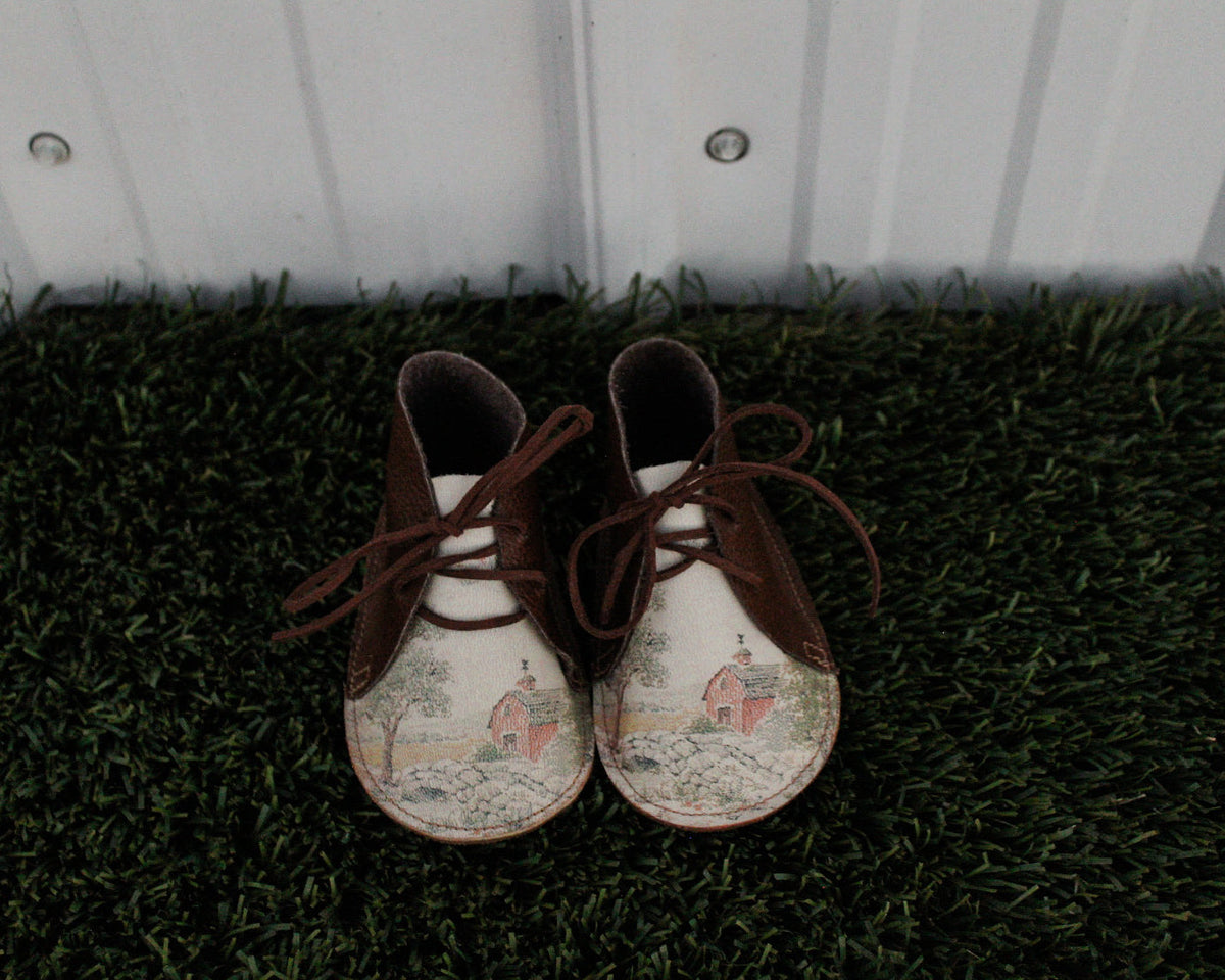 Wander Boot - Barn Landscape